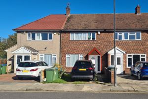 Front of house- click for photo gallery